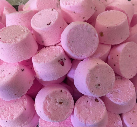 Champagne-Strawberry-Mini-Bath-Bombs